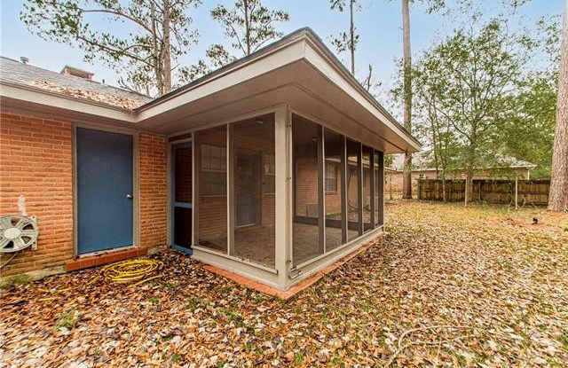 9 WHITE Drive Gallery 3