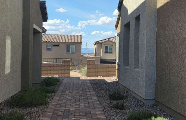 3-Bedroom, 2.5-Bath Townhome Gallery 4