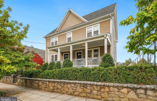 837 SHEPHERD Street NW Gallery 1