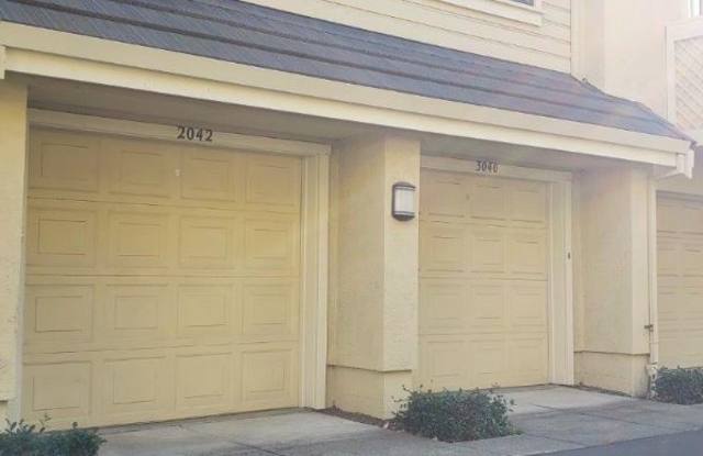 2042 Fostoria Cir Gallery 3
