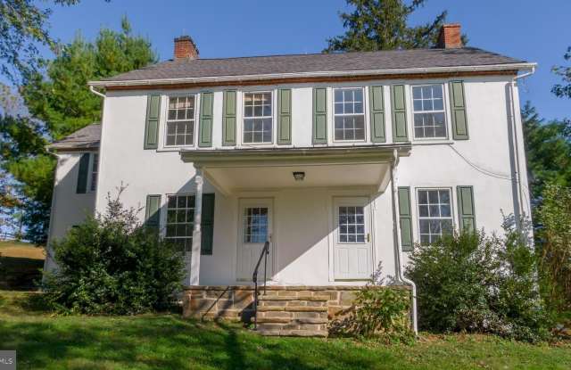 1025 N CHATHAM Road Gallery 2