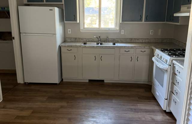3900 Bauer Dr Gallery 1