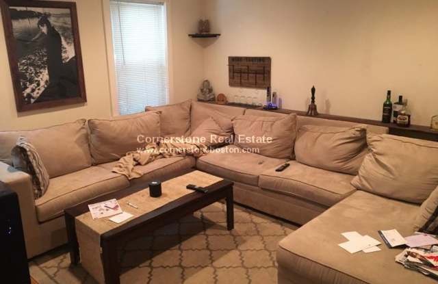 Nice 2 bed in South End Gallery 4