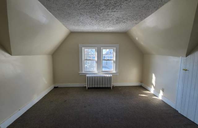 236 Hillside St, 3 photos photos