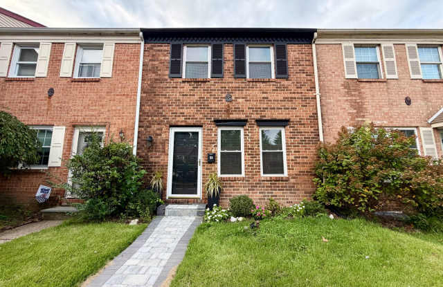 Stunning 2-Bed/2-Bath in Olde Colonial Greene. Available NOW! Gallery 1