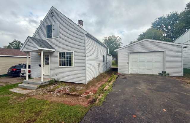 3 Bed 1 Bath Single Family Home in Wausau - Deposit Special: Half off deposit! photos photos