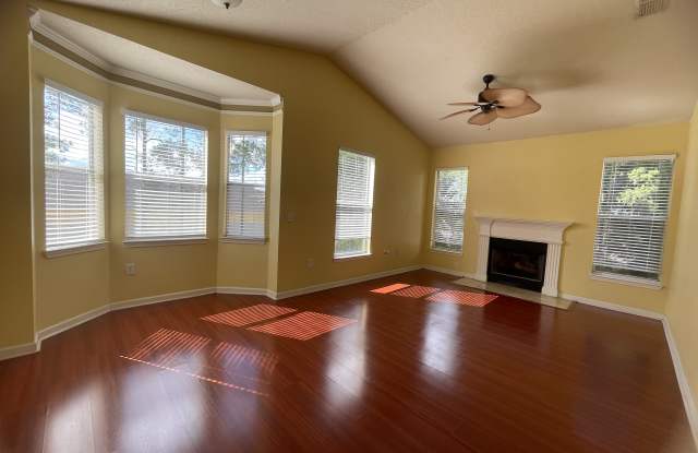 17910 Villa Creek Drive Gallery 1