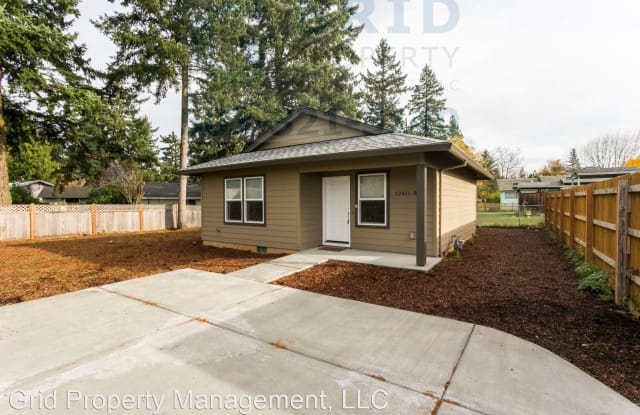 12431 #B NE Holladay Place - 12431 NE Holladay Pl, Portland, OR 97230