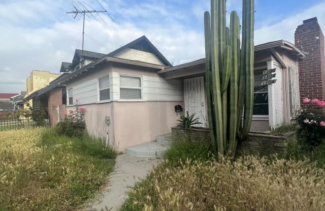 1100 West 39th Place 1 photos photos 1100 West 39th Place 1 photos photos