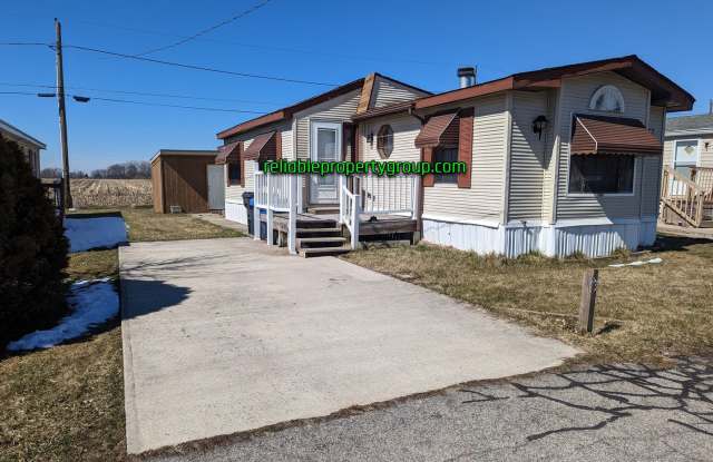 New Listing in Churubusco!! - 23 Holiday Park, Churubusco, IN 46723 New Listing in Churubusco!! - 23 Holiday Park, Churubusco, IN 46723