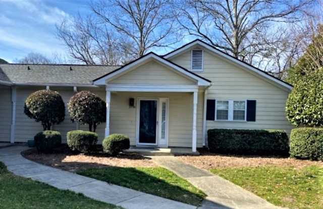 1/2 Mo Off Special - Bed, 1 Bath townhome minutes to South Park photos photos