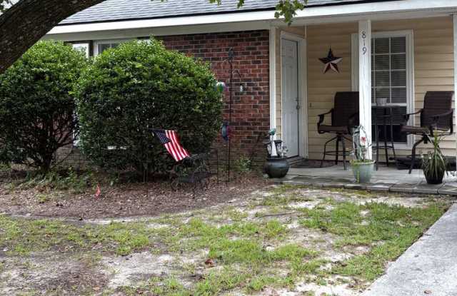 819 Varisty Drive Gallery 3