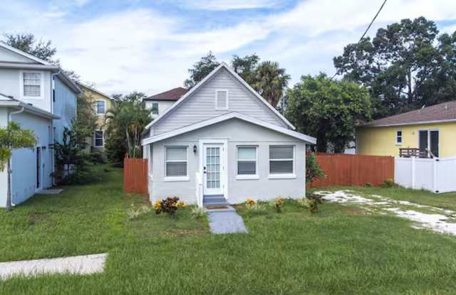 Remodeled South Tampa 3BR/2BA with fenced yard near Macdill AFB photos photos