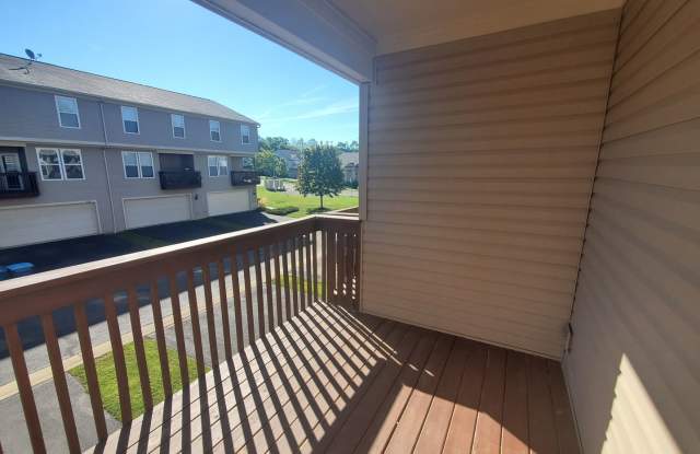 BEAUTIFUL SPACIOUS TOWNHOME AVAILABLE NOW! - 244 Woodhaven Drive, Summit County, OH 44321