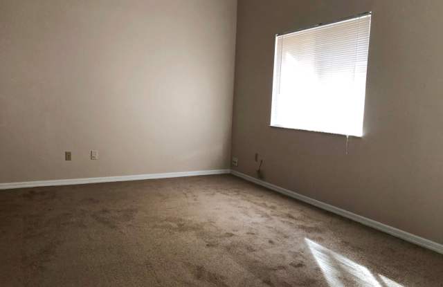 Maitland Orange County 3/2 with 2 Car Garage Gallery 4