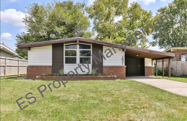 3 bedroom, 1 bath Ranch in Warren Township photos photos