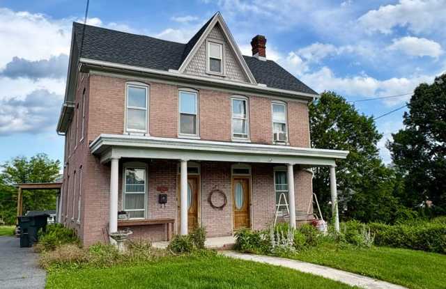 Large 4 bedroom house near Waynesboro Hospital photos photos