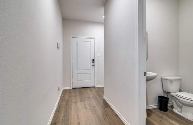 808 Country Road Gallery 2
