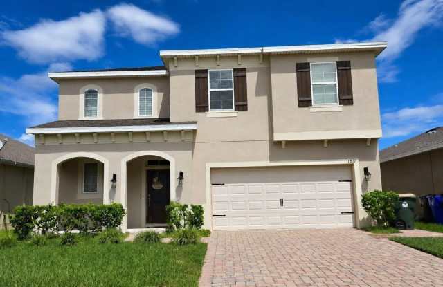 1517 Softshell Street Gallery 1