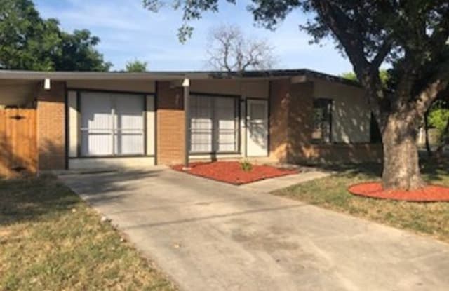 330 Laddie Pl - 330 Laddie Place, San Antonio, TX 78201