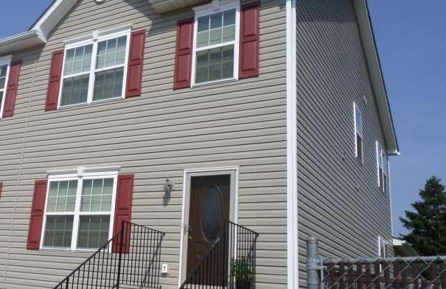206 N FAIRFAX Boulevard Gallery 1