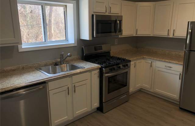 5021 Midwood Avenue Gallery 2