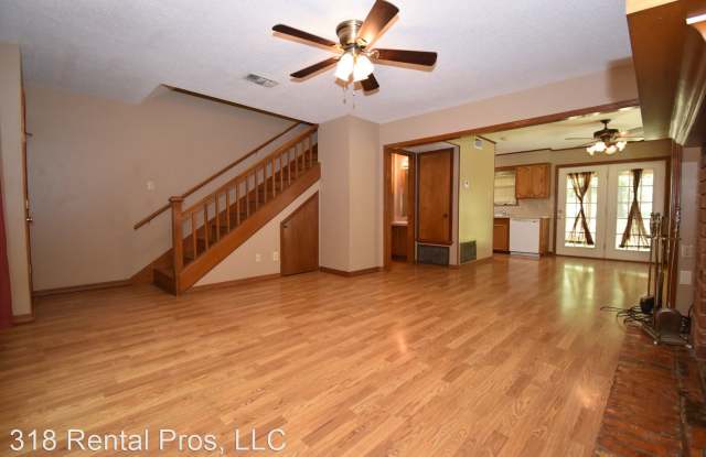 209 S Maple St. Gallery 4