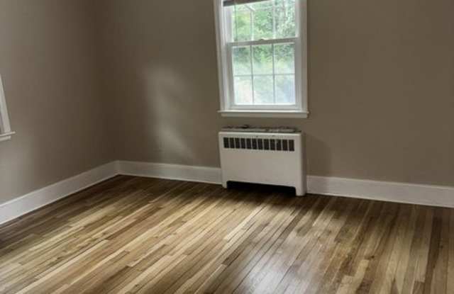 802 Burroughs Street - D Gallery 3