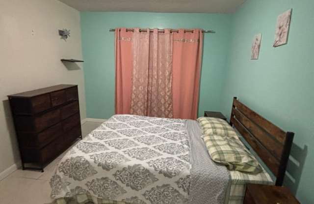 Charming 3BR House in Homestead Gallery 3