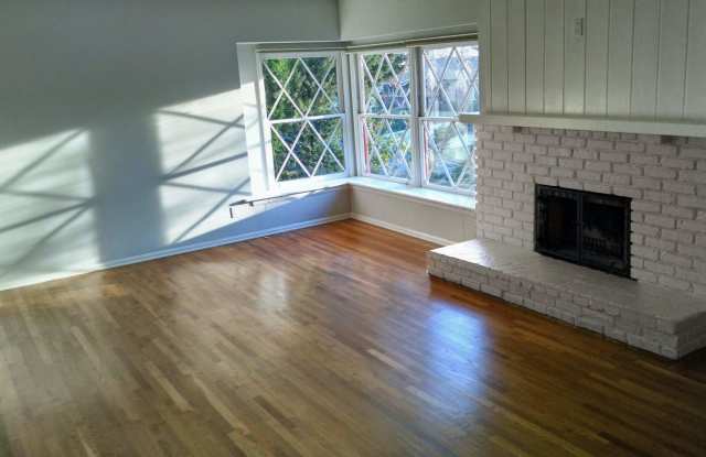 3541 Mevel Place Gallery 3