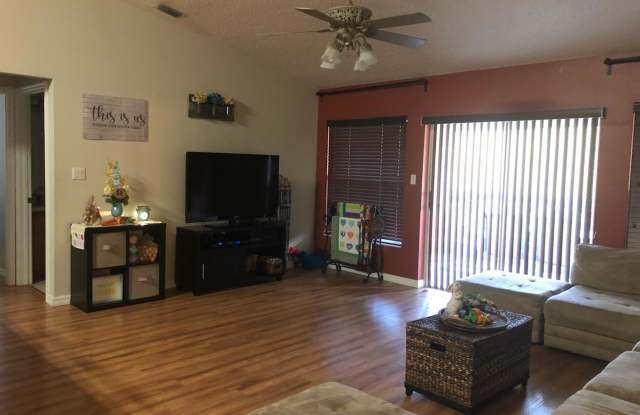 5550 Meadow Oaks Avenue Gallery 3