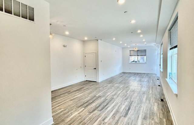 1551 N FRANKLIN Street Gallery 1
