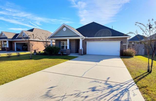 4/2 Move-In Ready Home with Modern Finishes and Outdoor Appeal in Gulfport, MS! Gallery 1