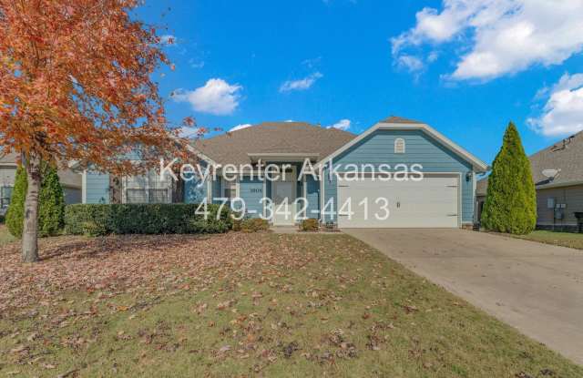 Beautiful 3-Bedroom Home with Open Layout & Fenced Backyard! - 3904 Kirkbridge Place, Springdale, AR 72764
