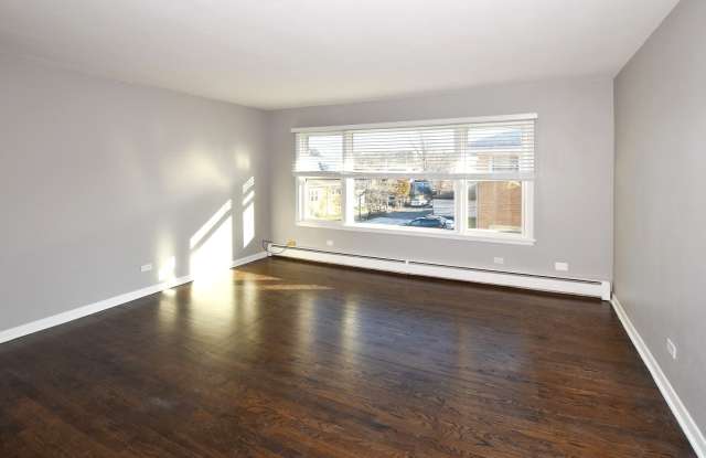 6925 N Rosemary Lane Gallery 2