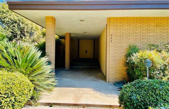 880 N Gainsborough Drive Gallery 3