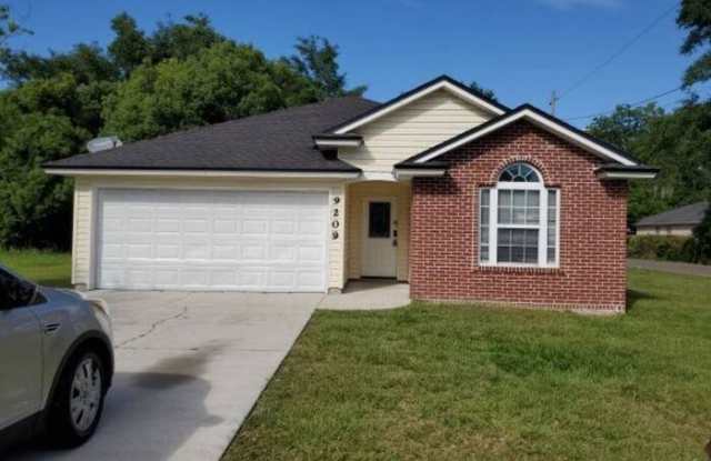 9209 Washington Avenue - 9209 Washington Avenue, Jacksonville, FL 32208