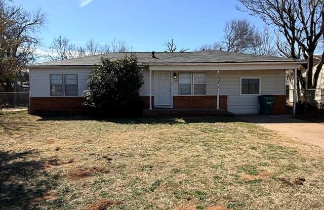 Spacious 3 Bed 1 Bath - Burkburnett photos photos Spacious 3 Bed 1 Bath - Burkburnett photos photos