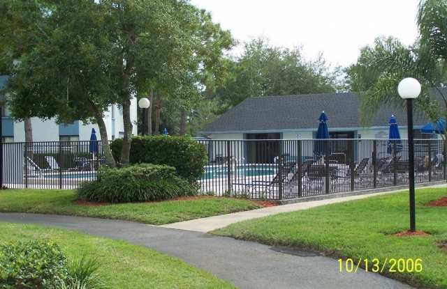 952-12 Courtyard Lane Gallery 2