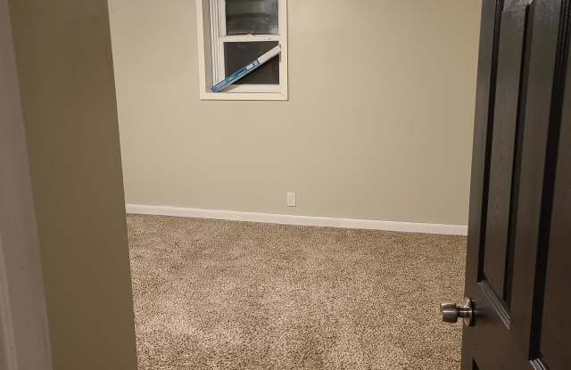 1804 Southlawn Drive, #B Gallery 4