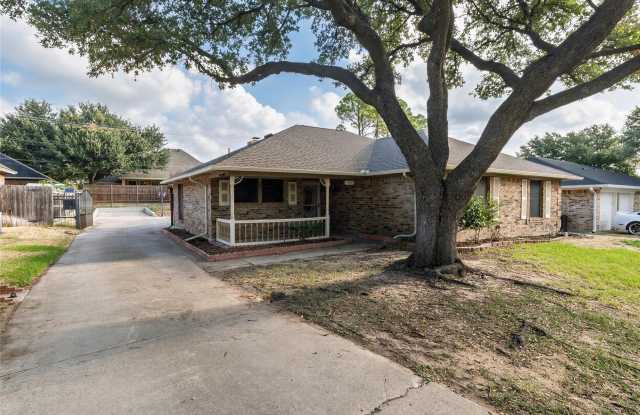 7813 Redwood Court Gallery 1