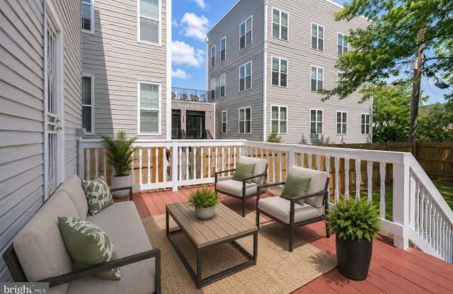 1911 17TH Street SE Gallery 3