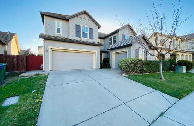 Lots of Space! - 5512 Claudied Way, Elk Grove, CA 95757