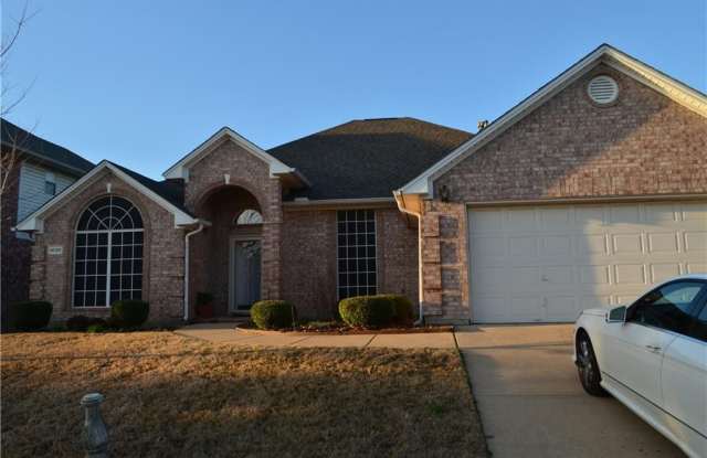 4725 BRISTOL TRACE Trail - 4725 Bristol Trace Trail, Fort Worth, TX 76244