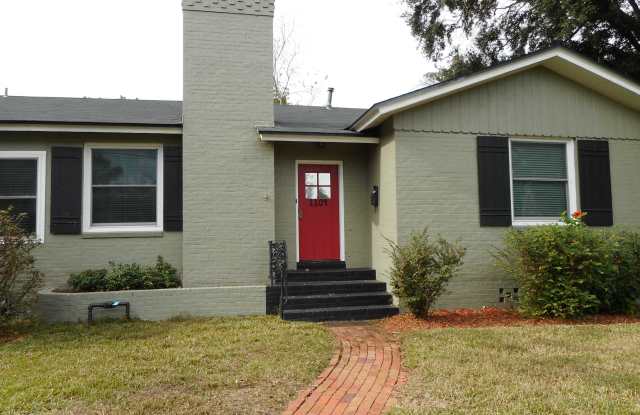1104 S SHORES RD Gallery 2