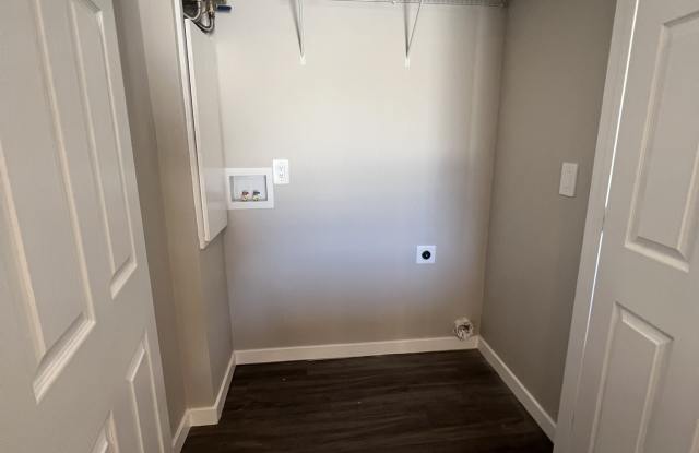 442 Wood Avenue Gallery 2