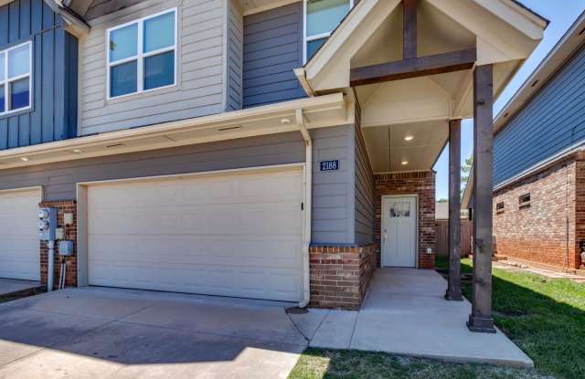 Cute 3 Bedroom 2Bath Duplex - Remodeled unit * You Do Not Want To Miss! photos photos