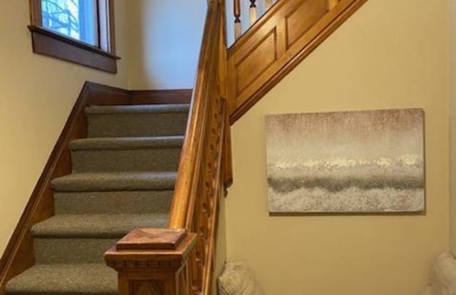 1427 Bellinger Street - 2 photos photos