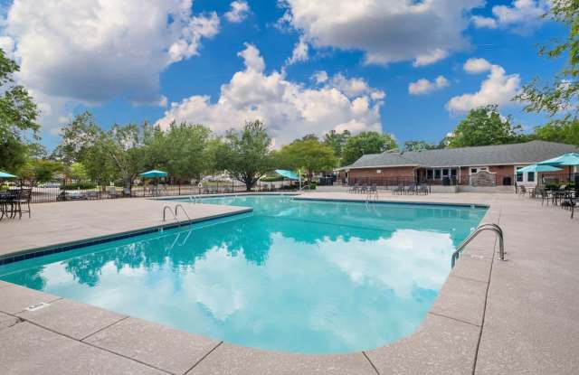Woodland Creek Townhomes and Apartments Gallery 3