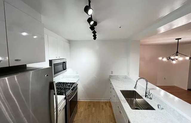 651 Chestnut St Apt 209 Gallery 4